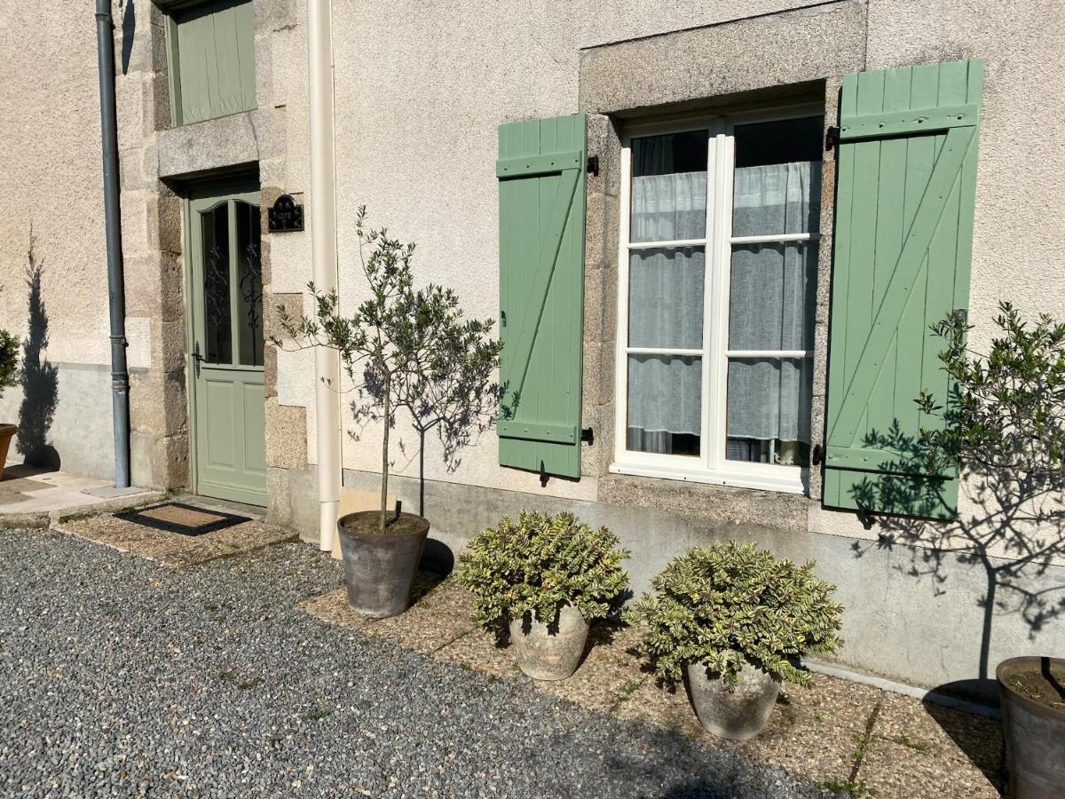 Maison Hirondelles Gites Mezieres-sur-Issoire Exterior foto